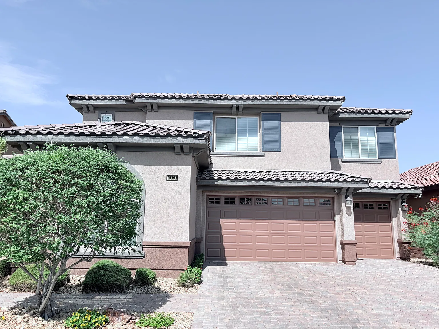 4 bed, 4.5 bath, 3281 sqft, $3,000 — Photo 1