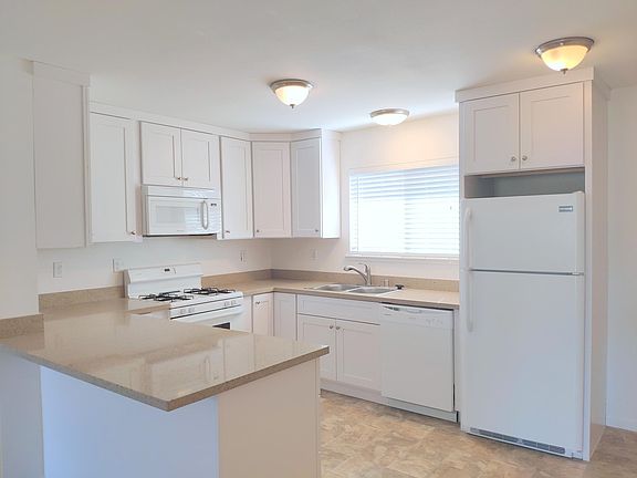 4th image of 526 E Washington Ave APT A