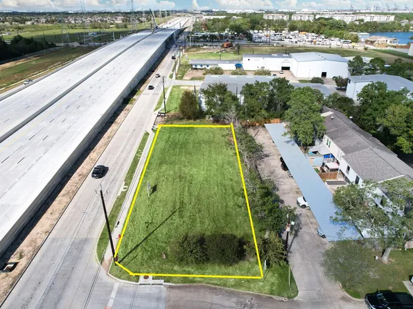 2400 Bayport Blvd, Seabrook, TX 77586