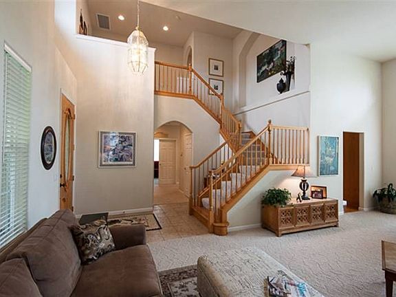 4th image of 387 Windmill Ln