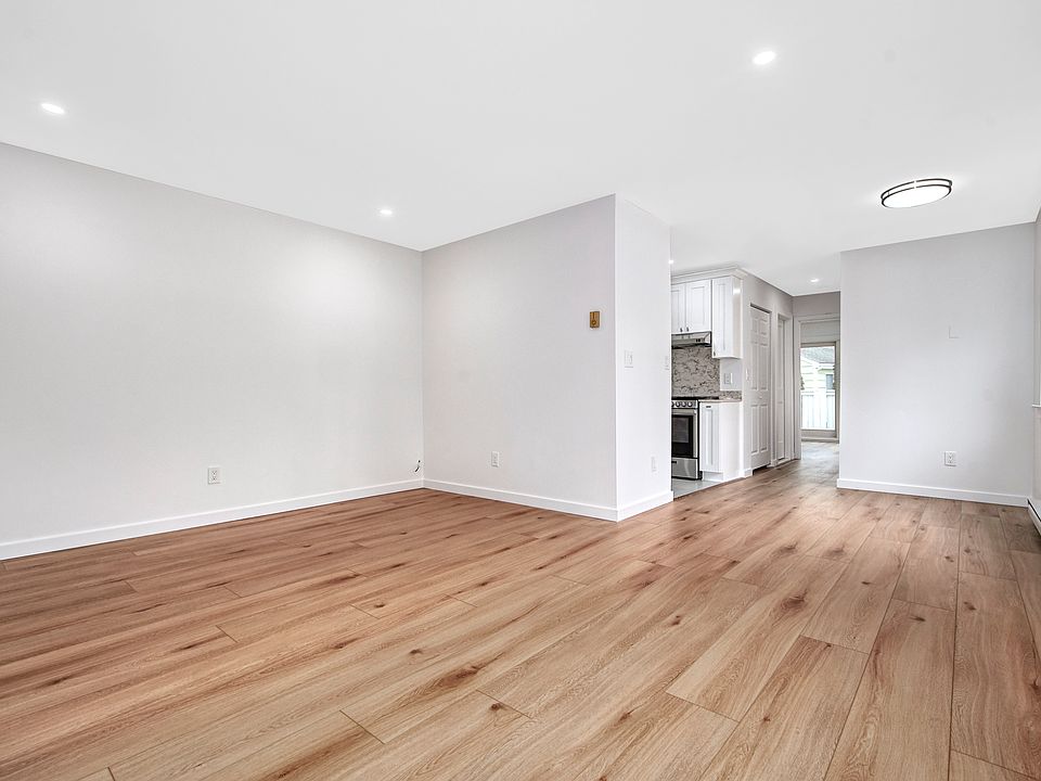 Living room dining area