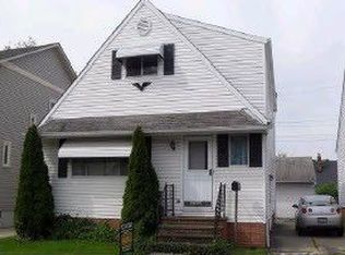 17622 Crestland Rd, Cleveland, OH 44119