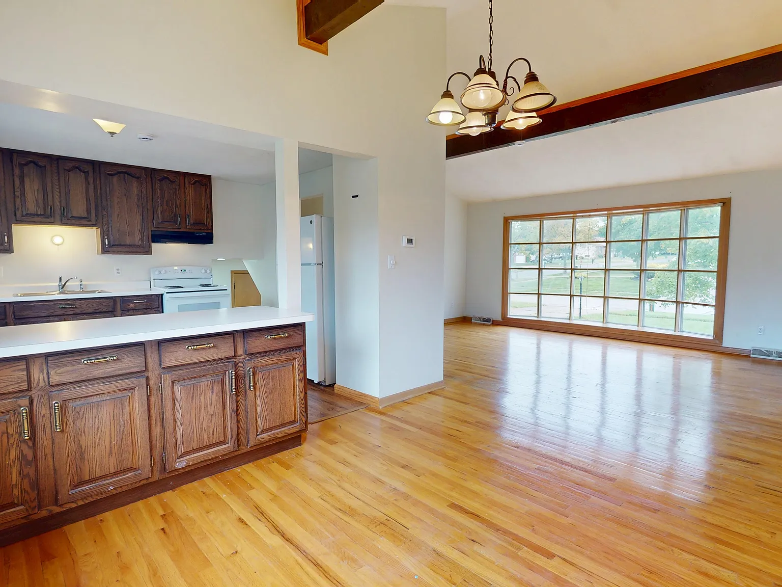 4 bed, 1800 sqft, $2,300 — Photo 4