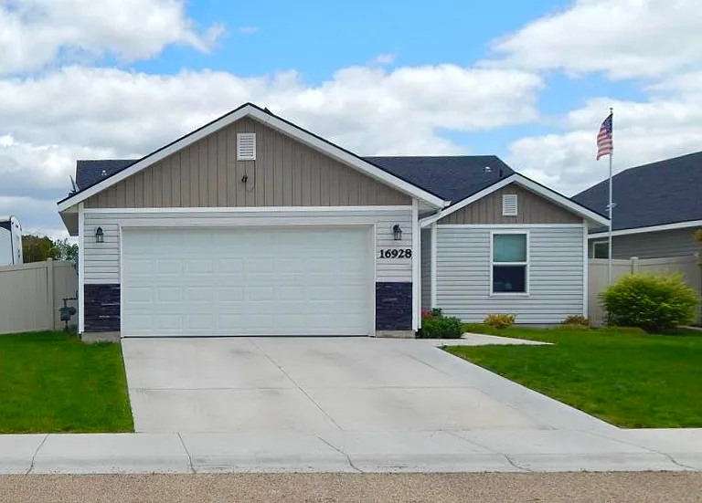 16928 Loggia Ave — Photo 24