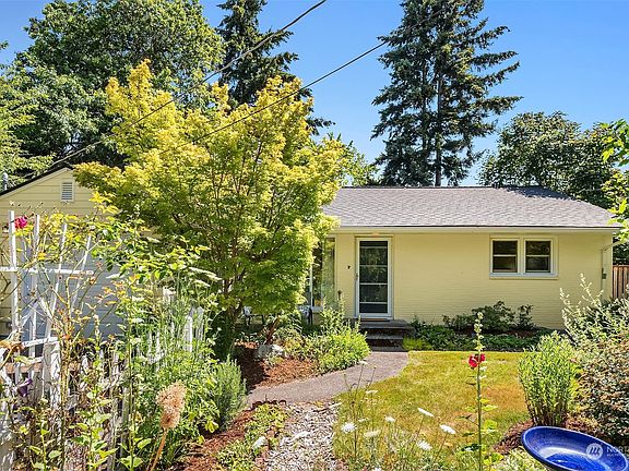2nd image of 11542 1st Avenue NE