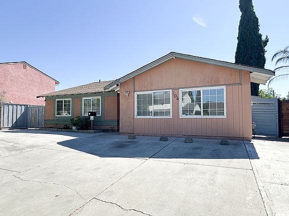 2nd image of 704 Jennings Dr