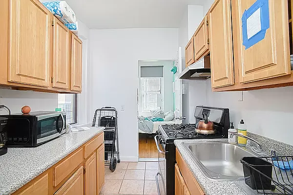 Building Photo - 358 W 127th St #1R
