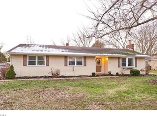 1596 Centerview Dr, Akron, OH 44321