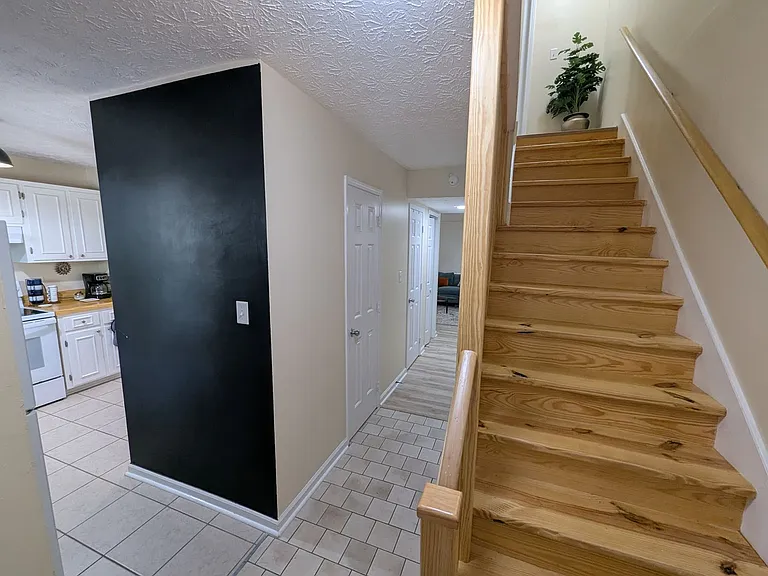 135 Dennis Dr #5 — Photo 2