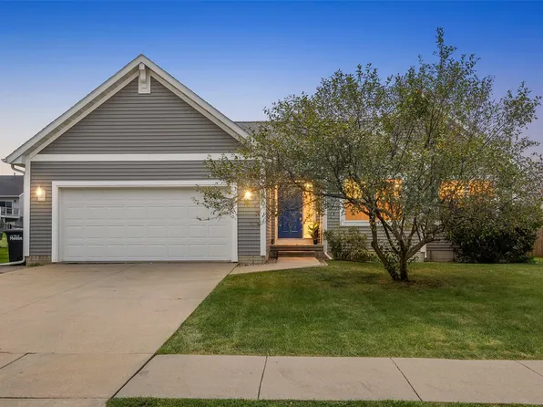 380 Oak Park Cir, Marion, IA 52302