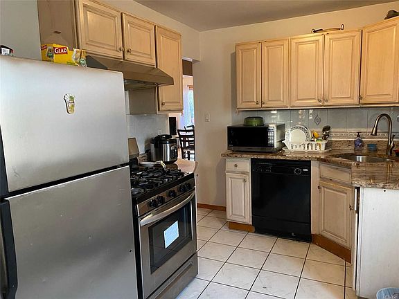 3rd image of 7943 263rd St