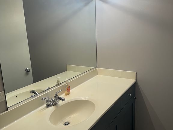 3rd image of 221 S Leavitt St #1