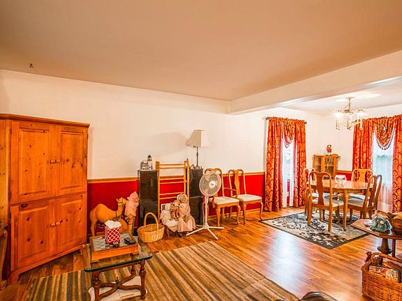 Living Room/Dining Room