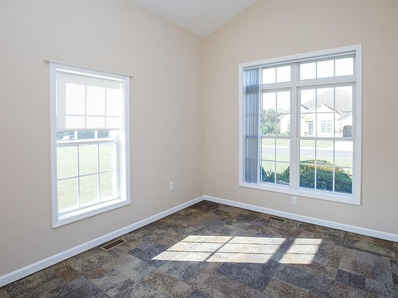 5th image of 83 Macel Dr