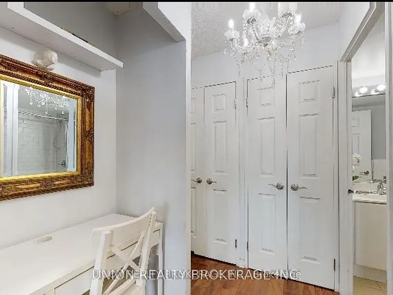 230 King St E #1703 — Photo 7