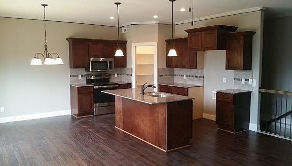 3rd image of 131 Johnson Dr