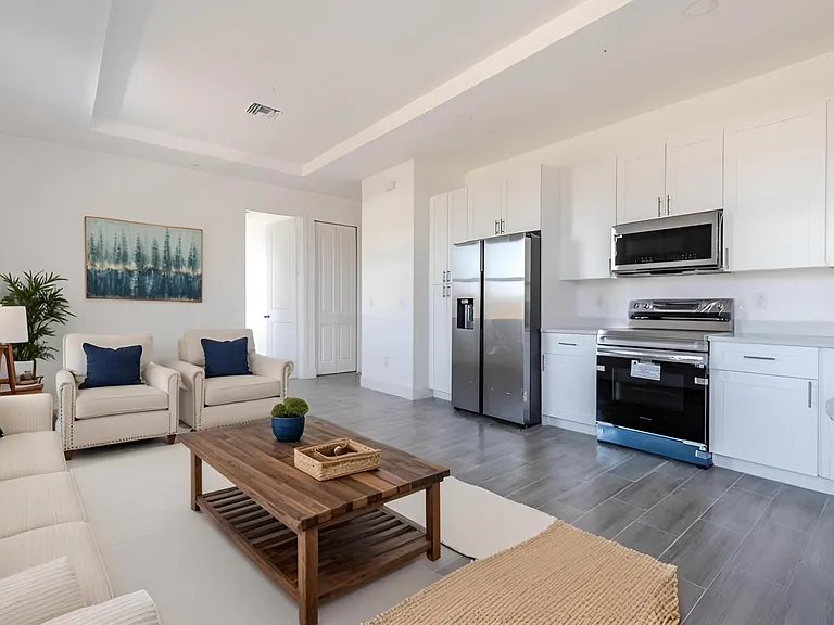 246 Rotonda Blvd W #3 — Photo 4