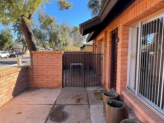 2nd image of 109 W Concorda Dr APT 104