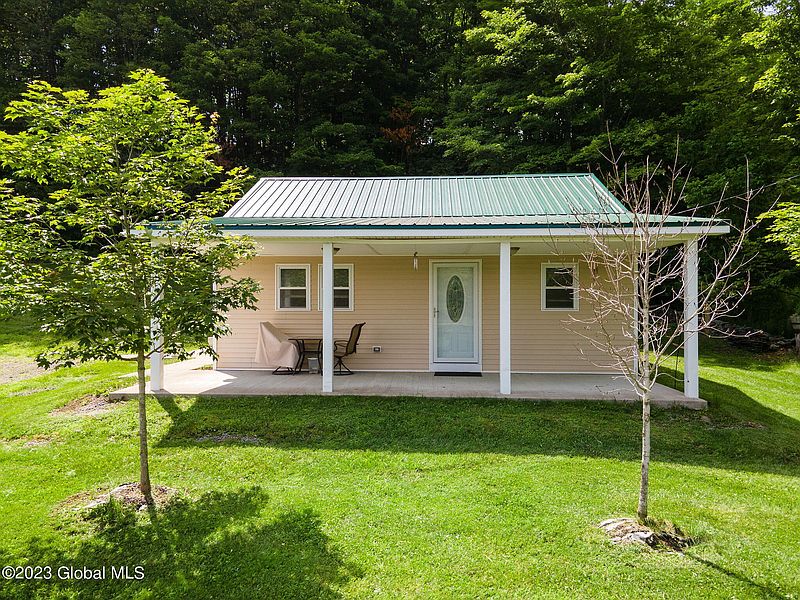 2nd image of 405 Boughton Road