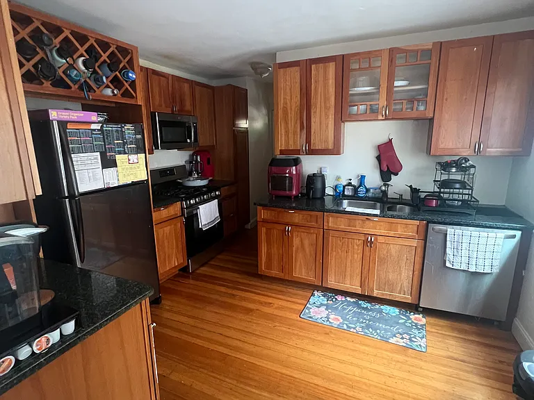 27-29 Perthshire Rd #1 — Photo 12
