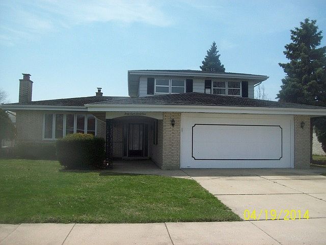 1st image of 4831 W 107th St