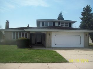 4831 W 107th St, Oak Lawn, IL 60453