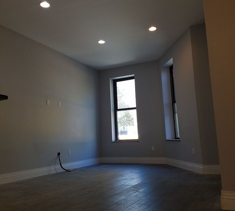 1st image of 776 Halsey St #1