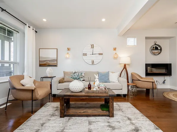 7350 194th St, Surrey, BC V4N 6K1