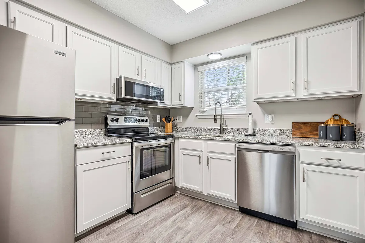 Building Photo - North Oaks Landing
