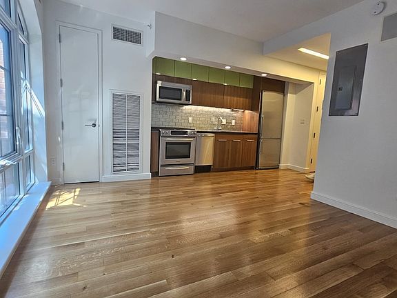 3rd image of 101 Bedford Ave APT B213