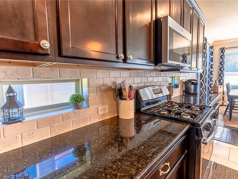 809 Park Place Ln — Photo 10