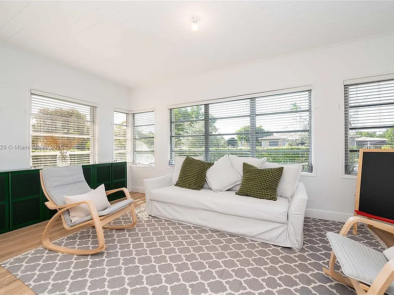 501 SW 24th Rd — Photo 13