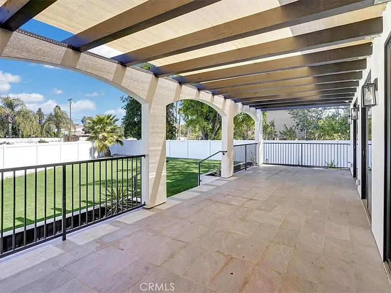5520 Woodlake Ave — Photo 37