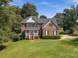 4858 Elmhurst Dr NE, Hickory, NC 28601