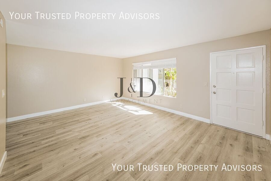 1st image of 40 Oaklawn Ave #11