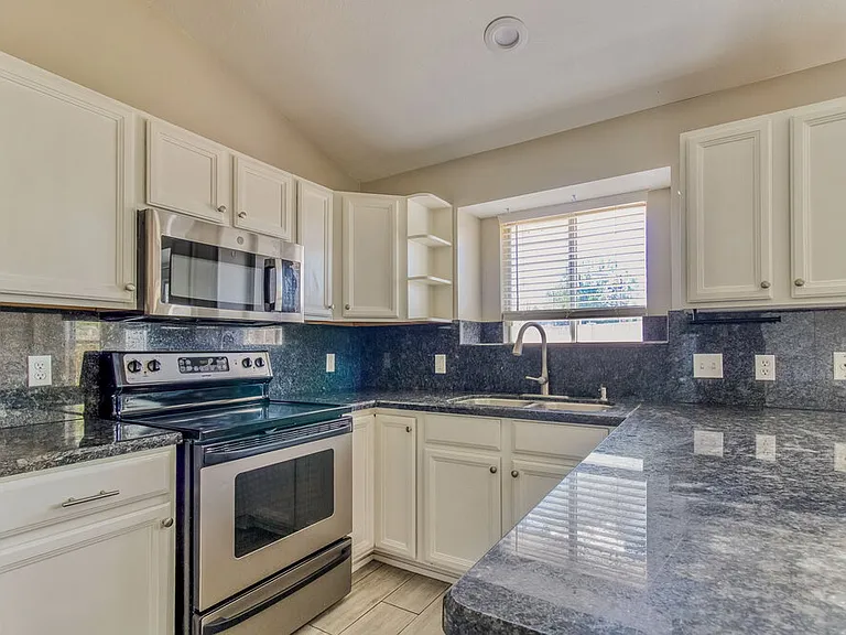 8492 S Merrick Ct — Photo 10