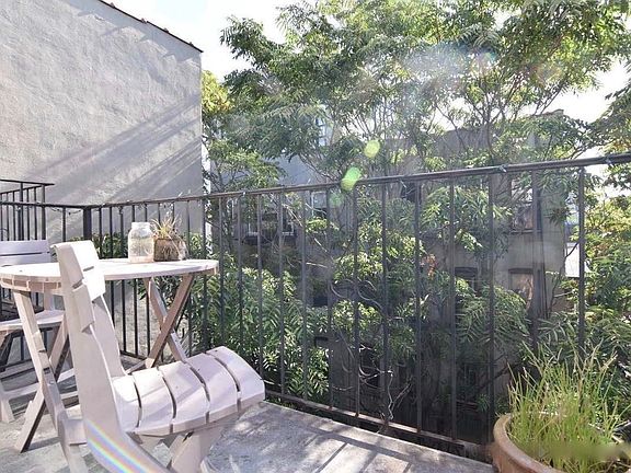 3rd image of 162 Orchard St APT 6B