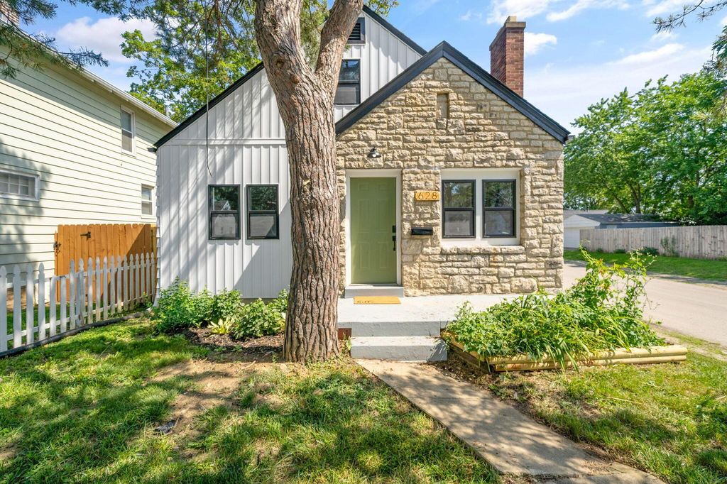 Real estate listing image