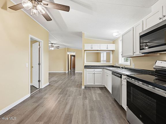 4th image of 405 Lynchfield Drive