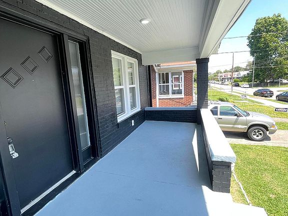 4th image of 1008 S 40th St