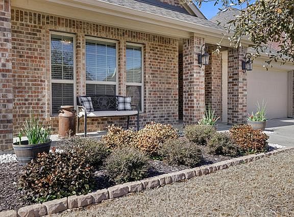 4th image of 2016 Lake Vista Dr