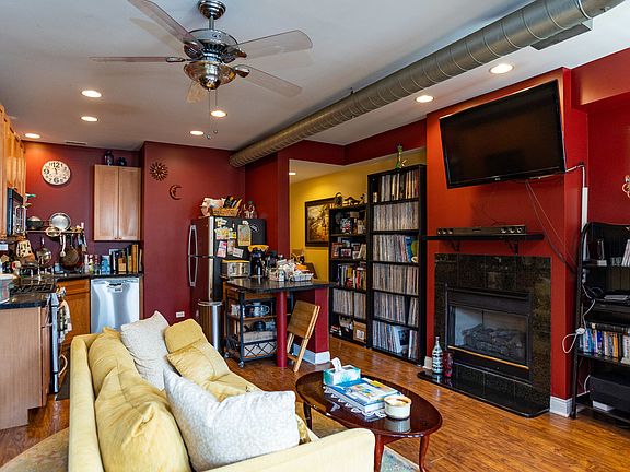 5th image of 1346 W Greenleaf Ave #G
