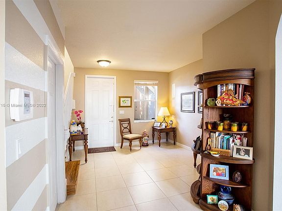 5th image of 2885 SE 1st Dr Unit 10