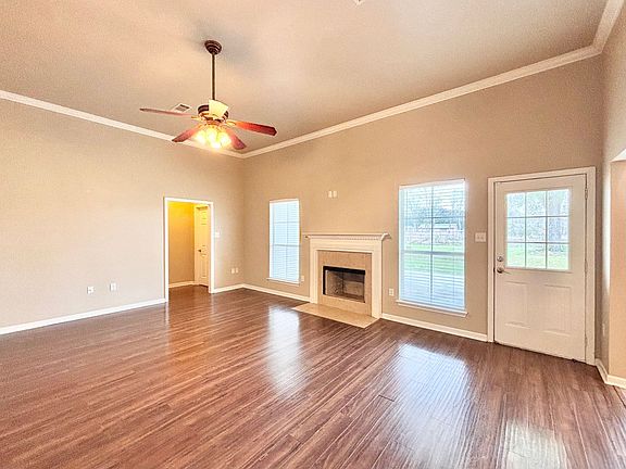 2nd image of 36422 Crestway Ave