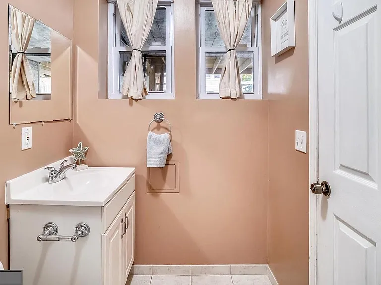 1462 Spring Rd NW #B — Photo 13