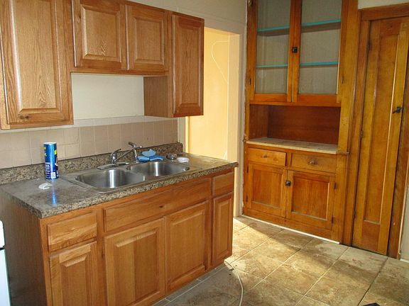 4th image of 8047 S Eberhart Ave #3