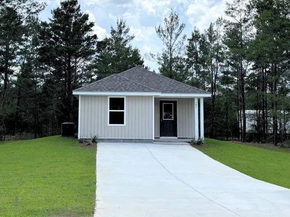 106 E Iris Ln, Defuniak Springs, FL 32433