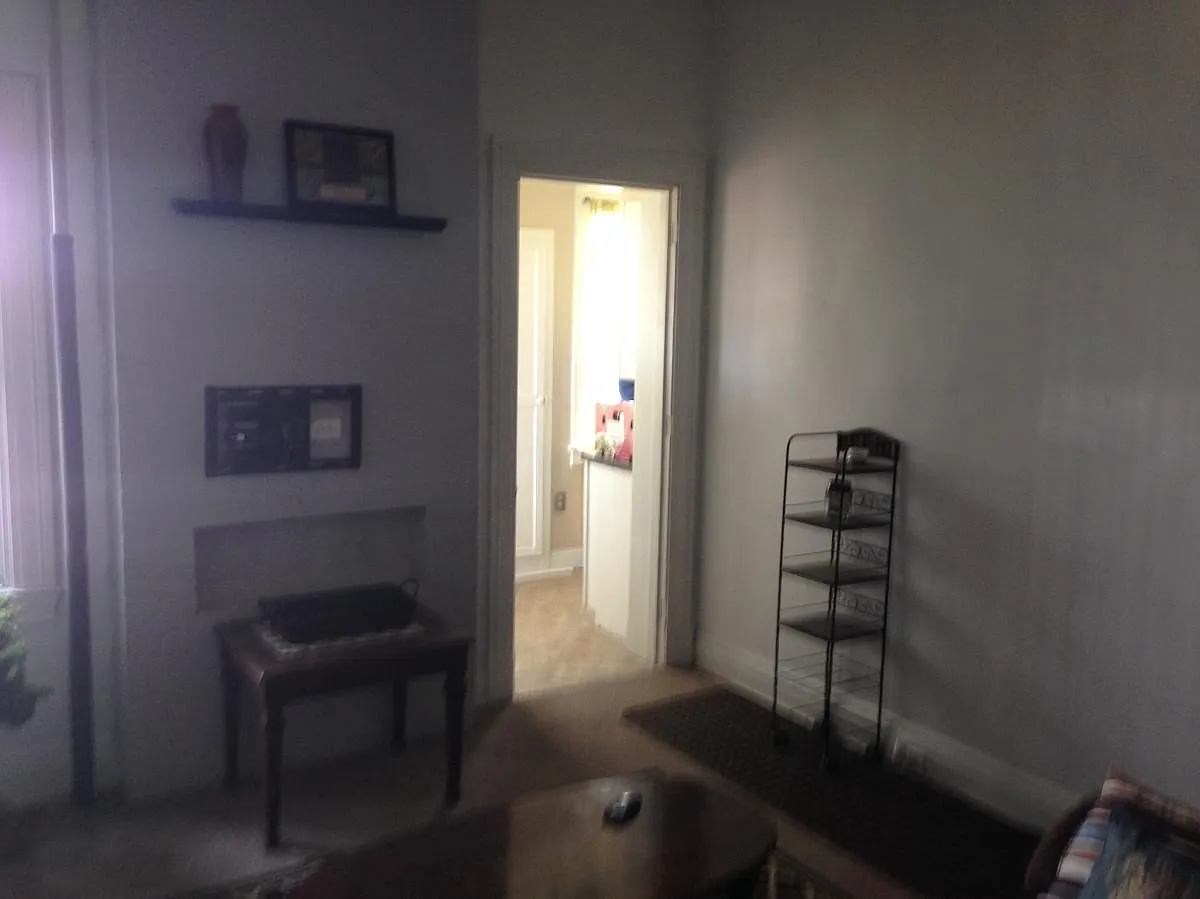 great room leading into kitchen - Mississippi Ave