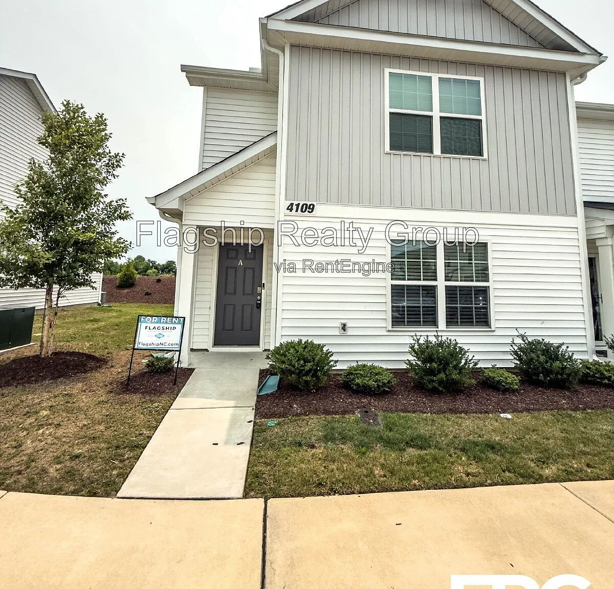 3 bed, 2.5 bath, 1468 sqft, $1,700 — Photo 2