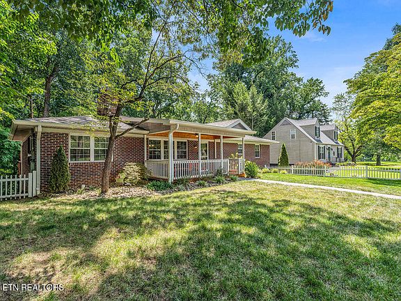 3rd image of 5728 Oak Rd